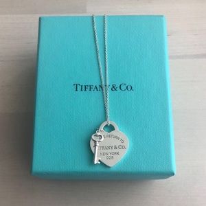 BNIB Tiffany & Co Heart Key Necklace